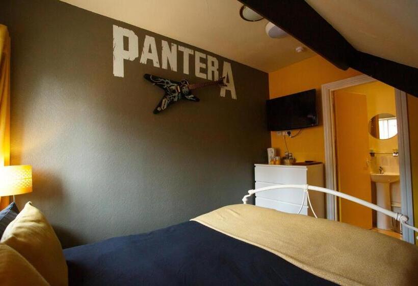 Номер Basic, The Saddle Inn
