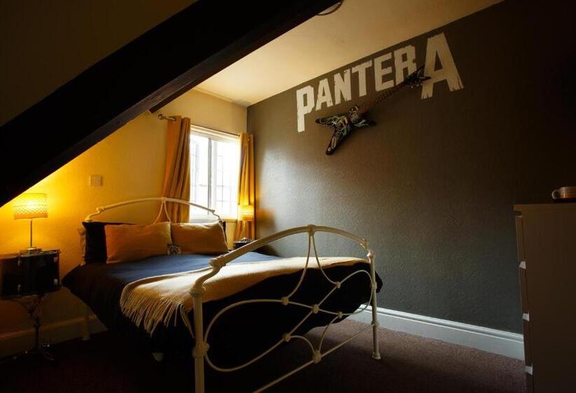 基本间, The Saddle Inn