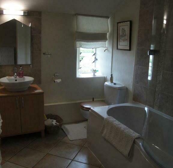 غرفة قياسية, Cary Fitzpaine House