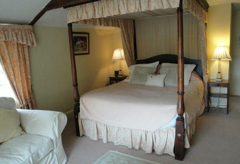 غرفة قياسية, Cary Fitzpaine House