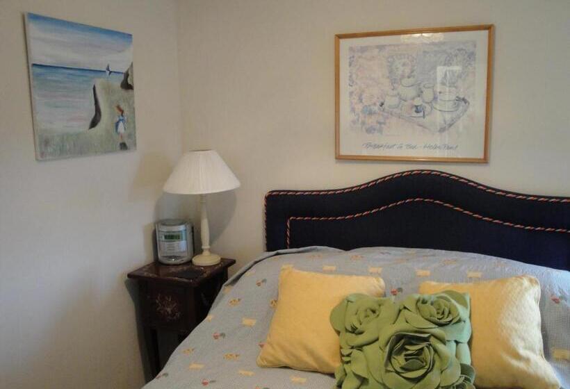 غرفة قياسية فردية, Cary Fitzpaine House