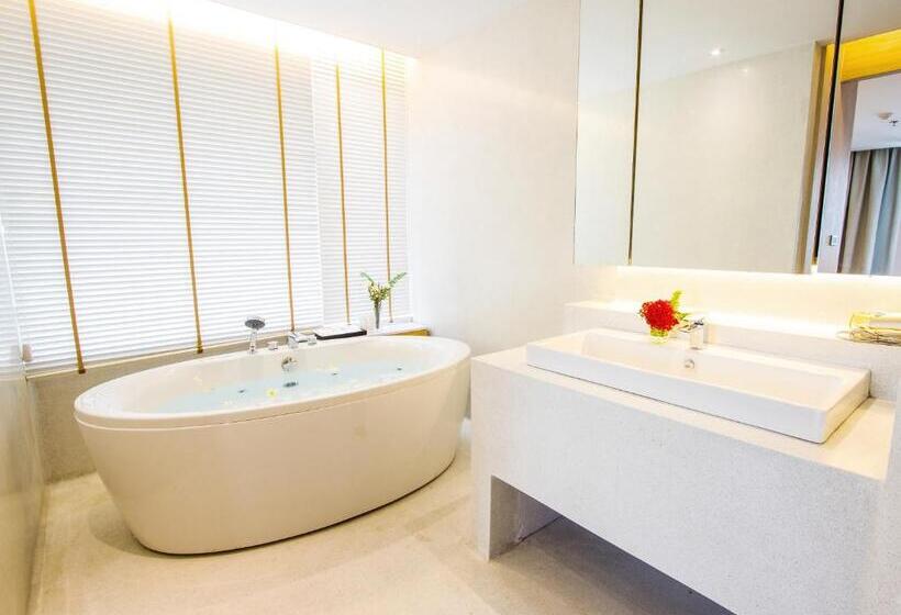 海景套房, Balcony Seaside Sriracha Hotel & Serviced Apartments