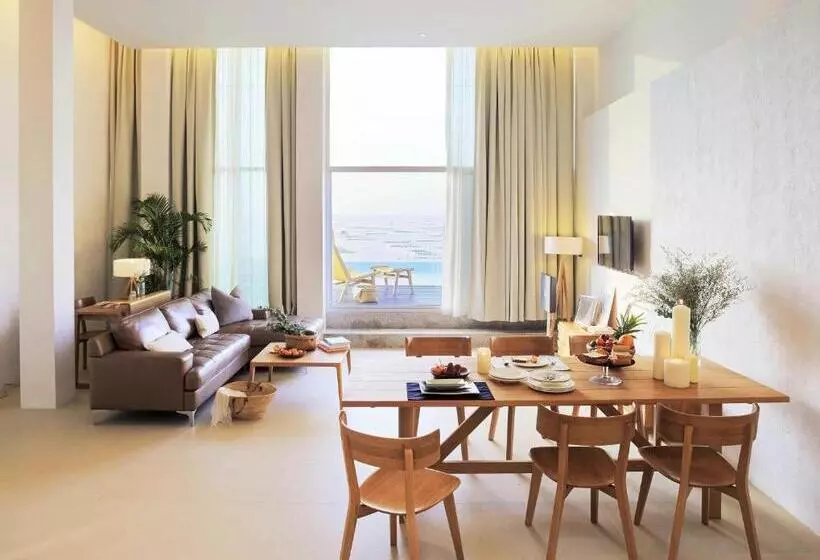 ペントハウススイート, Balcony Seaside Sriracha Hotel & Serviced Apartments