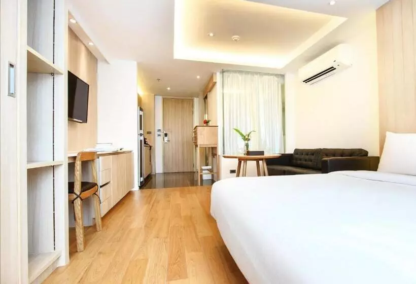 デラックススタジオ, Balcony Seaside Sriracha Hotel & Serviced Apartments