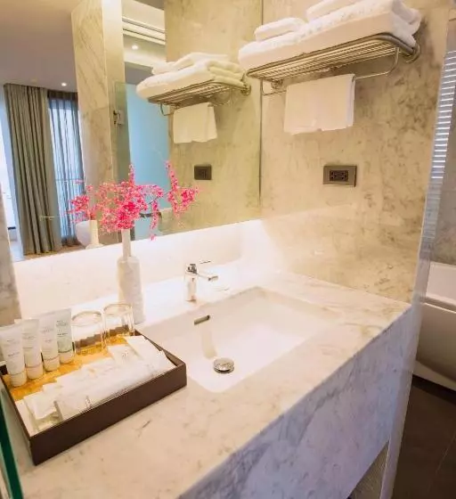 オーシャンビューデラックススイート, Balcony Seaside Sriracha Hotel & Serviced Apartments