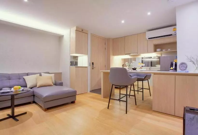 オーシャンビューデラックススイート, Balcony Seaside Sriracha Hotel & Serviced Apartments