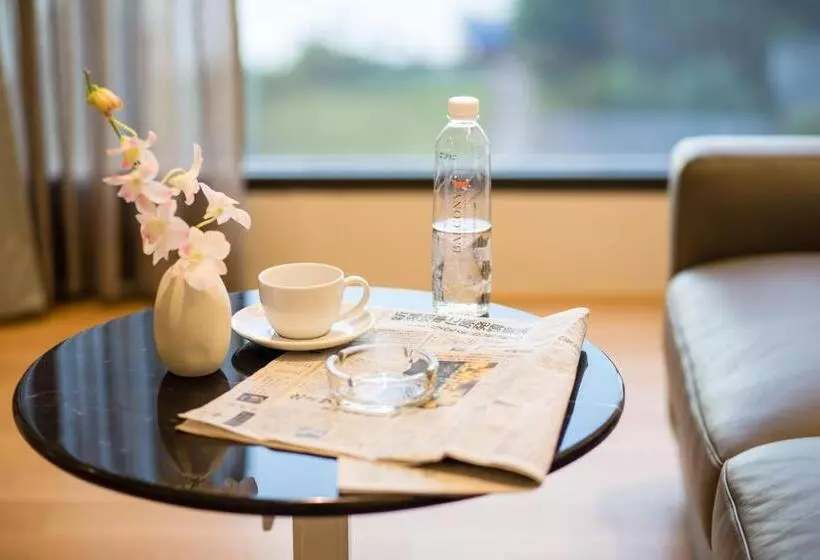 オーシャンビューデラックススイート, Balcony Seaside Sriracha Hotel & Serviced Apartments