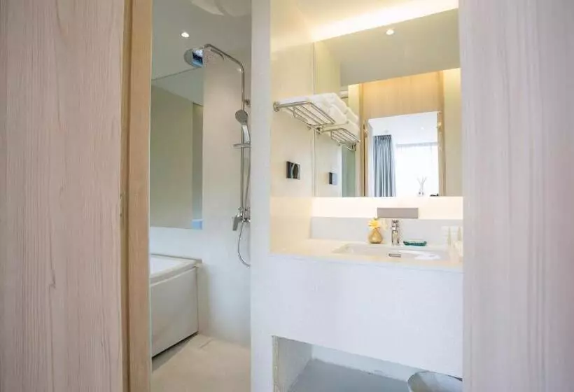 スイート(家族用), Balcony Seaside Sriracha Hotel & Serviced Apartments