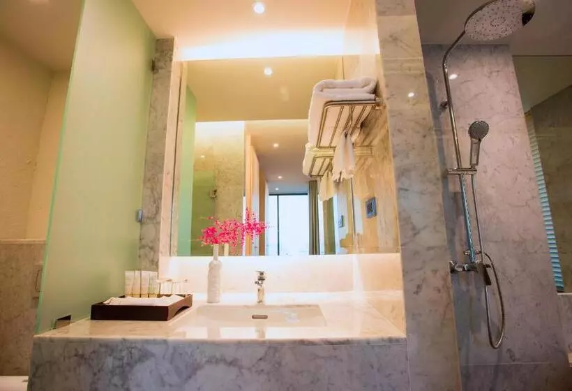 デラックススイート, Balcony Seaside Sriracha Hotel & Serviced Apartments