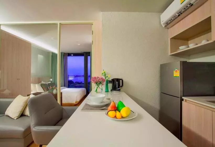 デラックススイート, Balcony Seaside Sriracha Hotel & Serviced Apartments