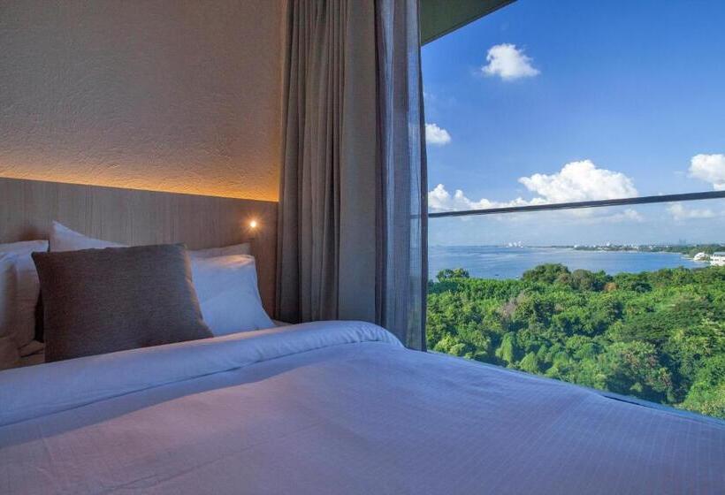 Люкс Повышенной Комфортности, Balcony Seaside Sriracha Hotel & Serviced Apartments