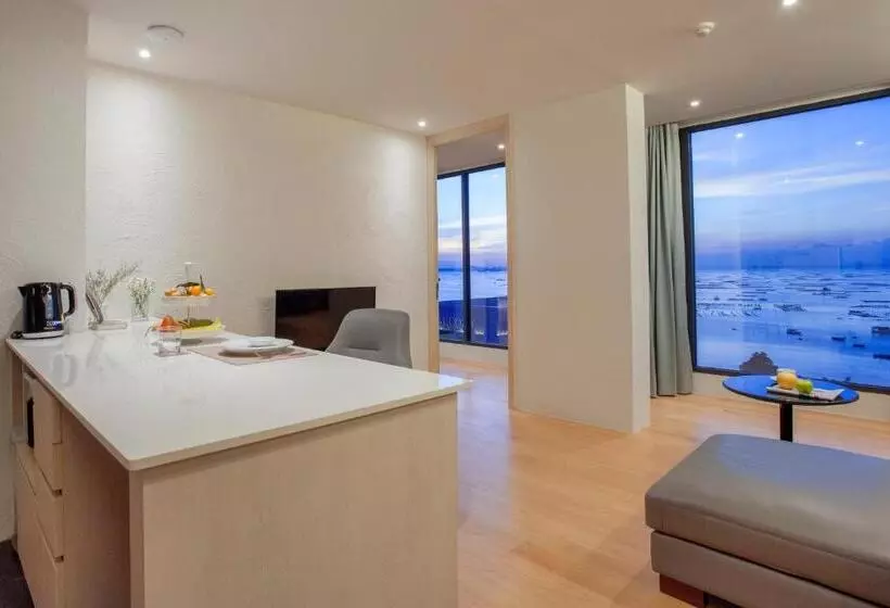 オーシャンビューデラックススイート, Balcony Seaside Sriracha Hotel & Serviced Apartments