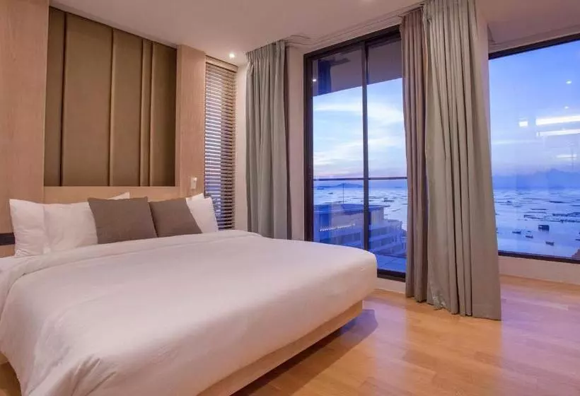 オーシャンビューデラックススイート, Balcony Seaside Sriracha Hotel & Serviced Apartments