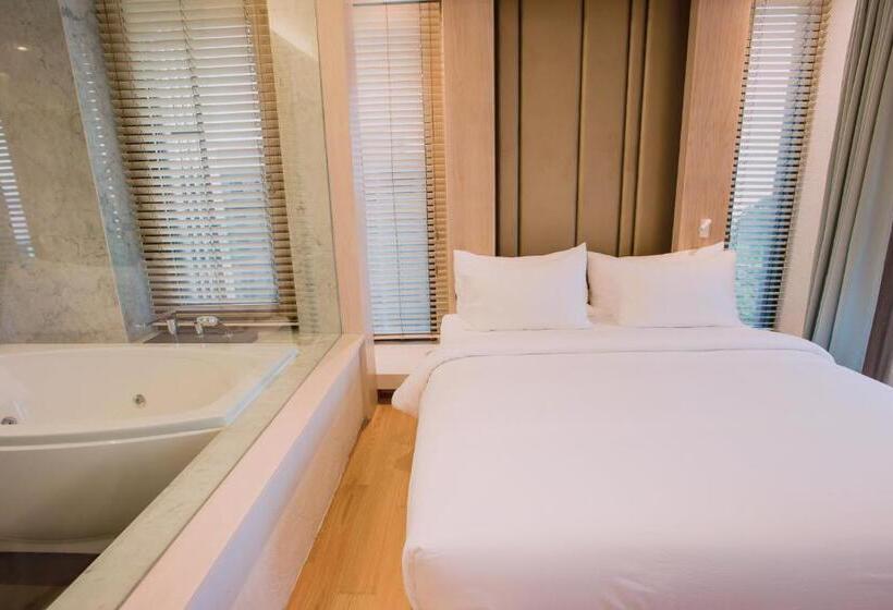 带海景的复工套房, Balcony Seaside Sriracha Hotel & Serviced Apartments