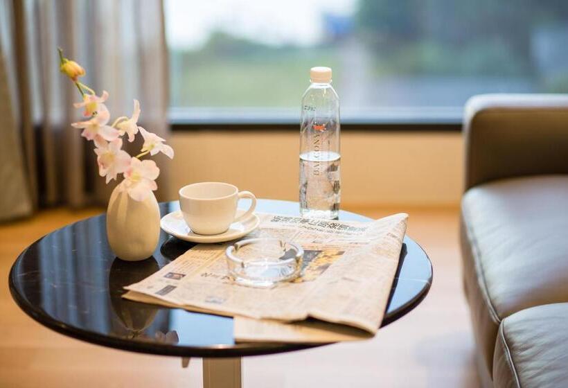 豪华套房, Balcony Seaside Sriracha Hotel & Serviced Apartments