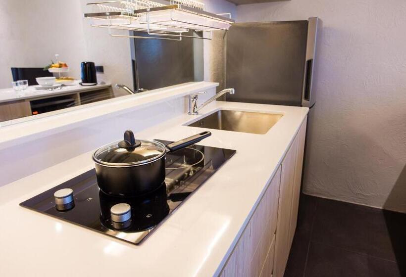 豪华套房, Balcony Seaside Sriracha Hotel & Serviced Apartments