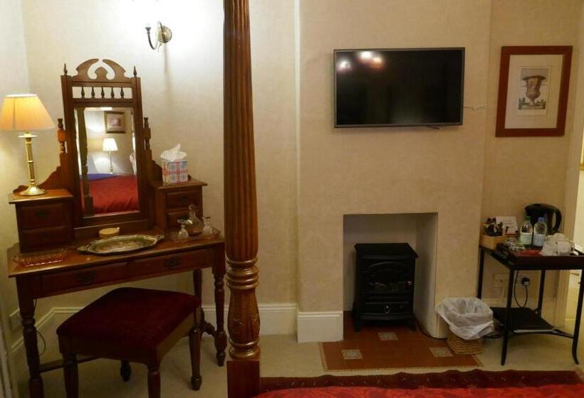 Номер Стандарт, Kerrington House