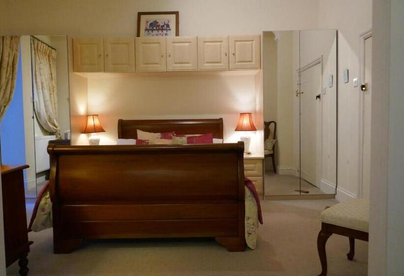 スタンダードトリプルルーム, Kerrington House