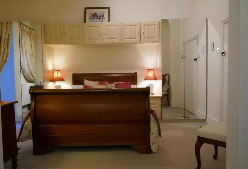 スタンダードトリプルルーム, Kerrington House