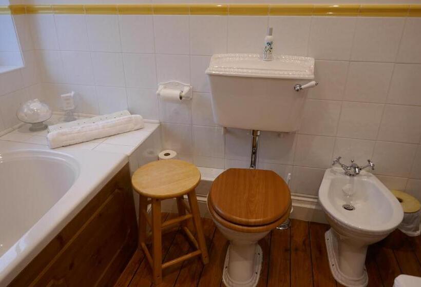 デラックスルーム, Kerrington House