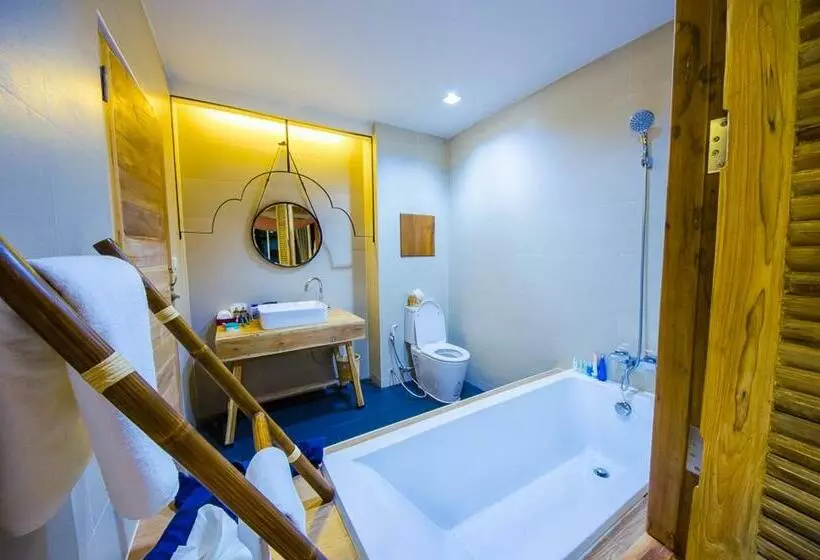 اتاق سوپریور با تخت بزرگ, Nakorn De Sukhothai Hip