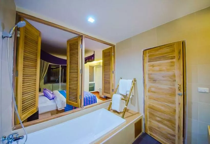 اتاق سوپریور با تخت بزرگ, Nakorn De Sukhothai Hip