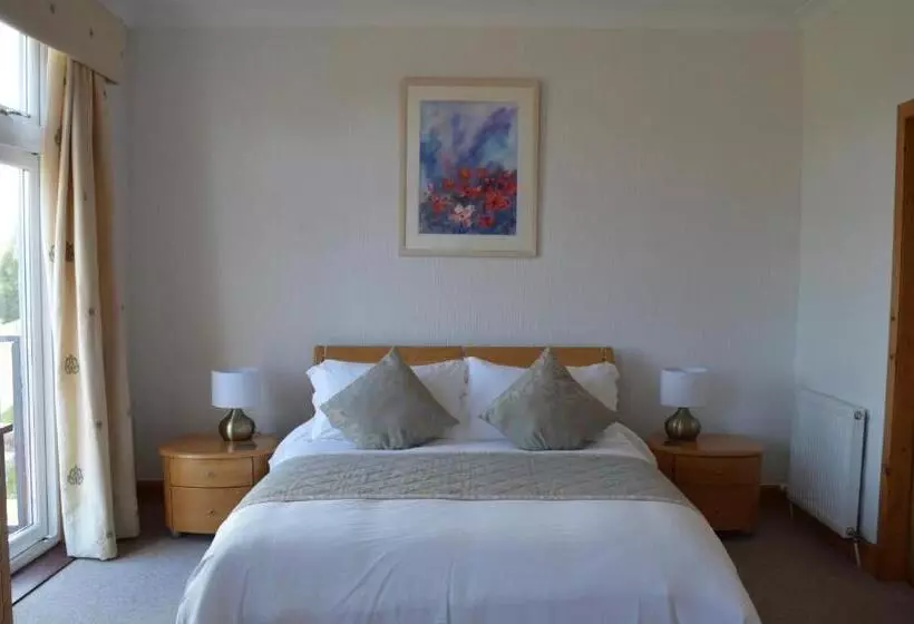 スーペリアールーム, Strathview Lodge