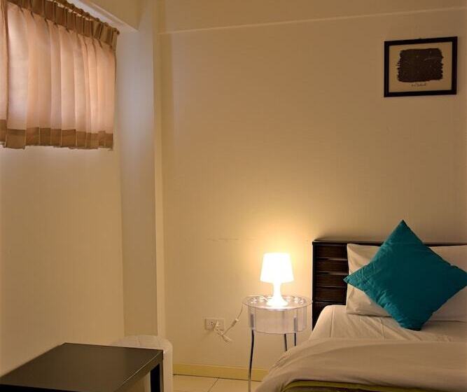 标准间, Charn Residence