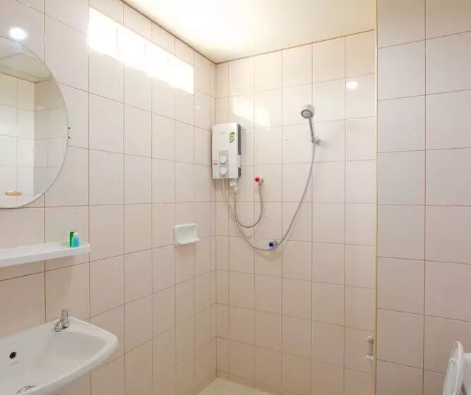デラックスルーム, Charn Residence
