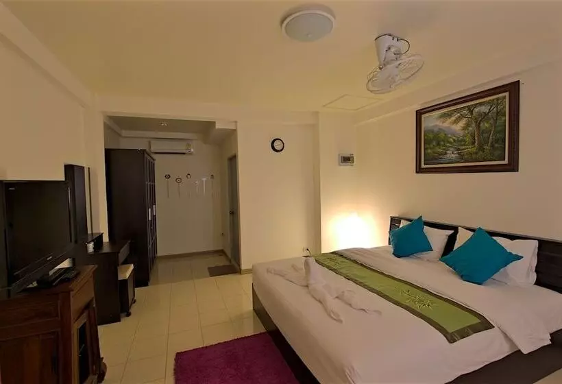 デラックスルーム, Charn Residence