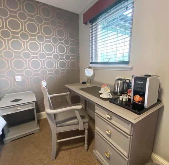 غرفة قياسية مطلّة علي البحيرة, Achray House Restaurant With Rooms