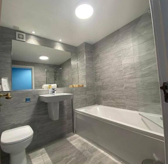 غرفة قياسية مطلّة علي البحيرة, Achray House Restaurant With Rooms