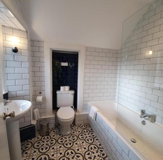 غرفة سوبيريور إطلالة على البحيرة, Achray House Restaurant With Rooms