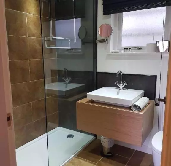 خانه 1 خوابه, Achray House Restaurant With Rooms