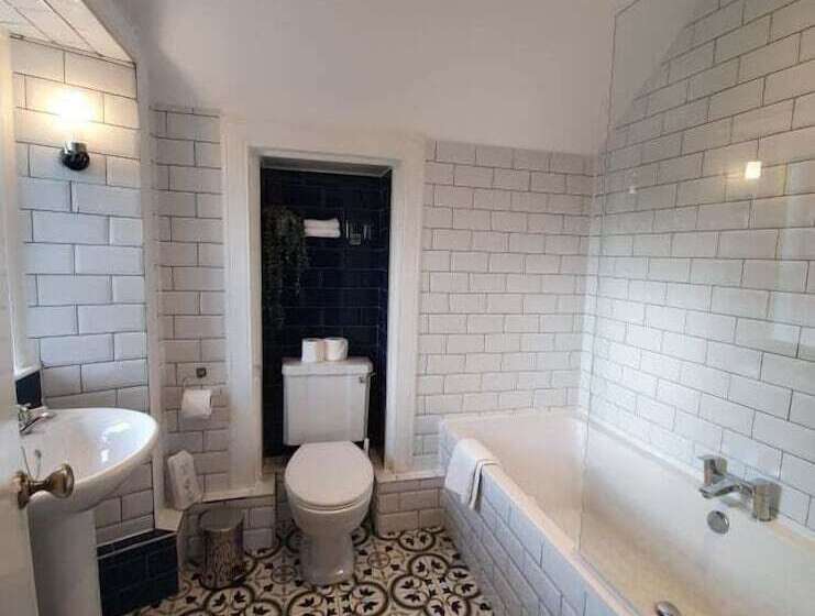 غرفة سوبيريور إطلالة على البحيرة, Achray House Restaurant With Rooms