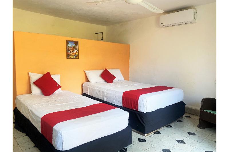 带大床的标准间, Crown Prince Hotel Surabaya Managed By Midtown Indonesia