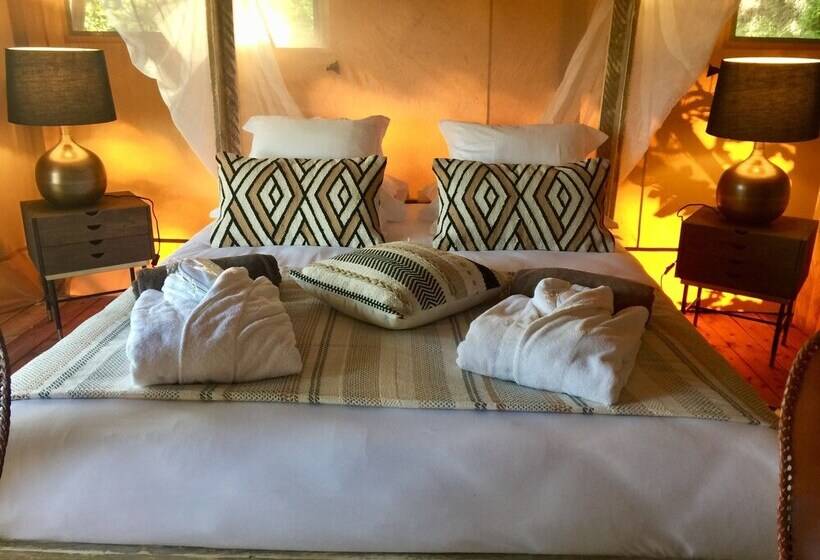 Deluxe Tent, Domaine De Chalvêches Hôtel Spa 4