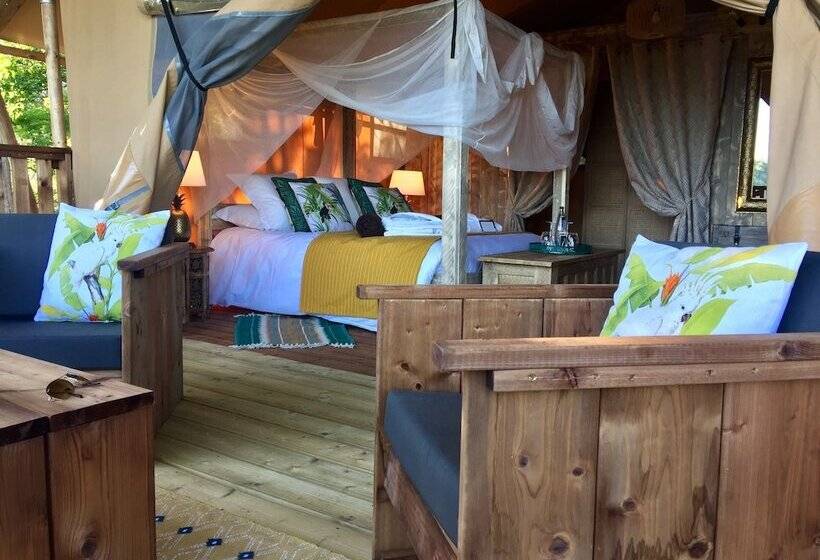 Deluxe Tent, Domaine De Chalvêches Hôtel Spa 4