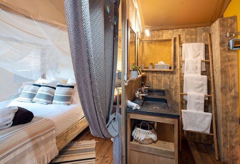 Deluxe Tent, Domaine De Chalvêches Hôtel Spa 4