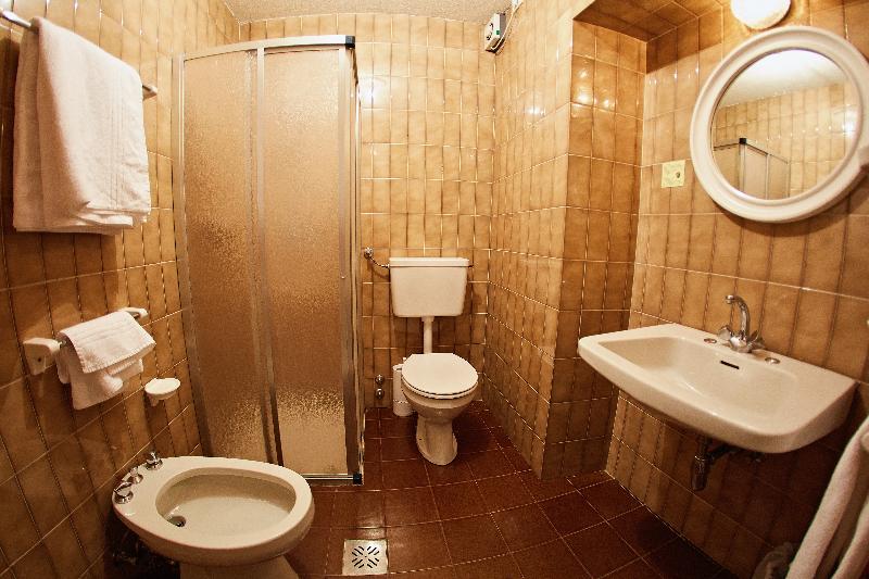 スタンダードシングルルーム, Gh Hotel Monzoni