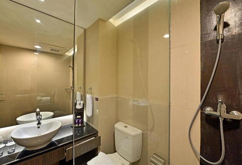 Superior Room King Size Bed, Grand Tjokro Jakarta