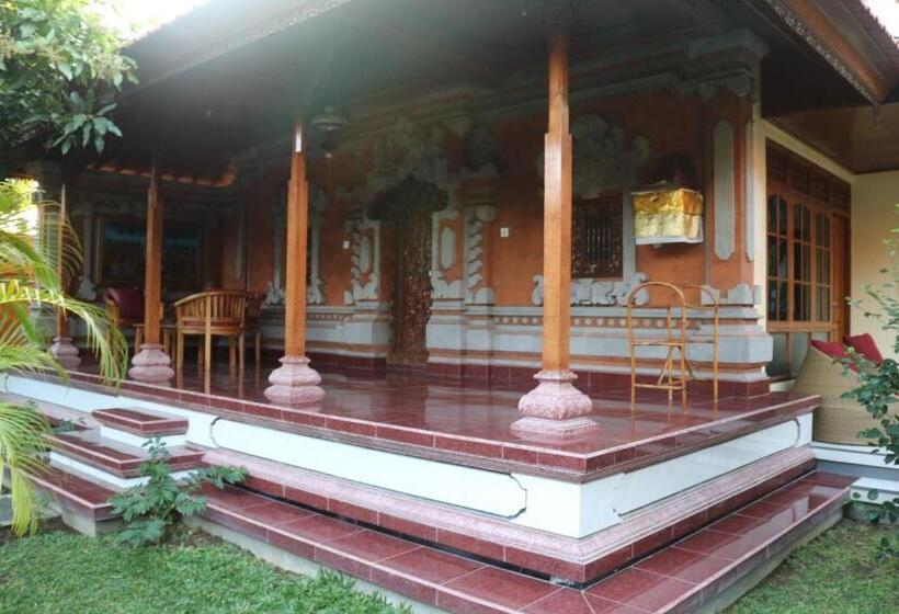 חדר משפחתי, Kusnadi