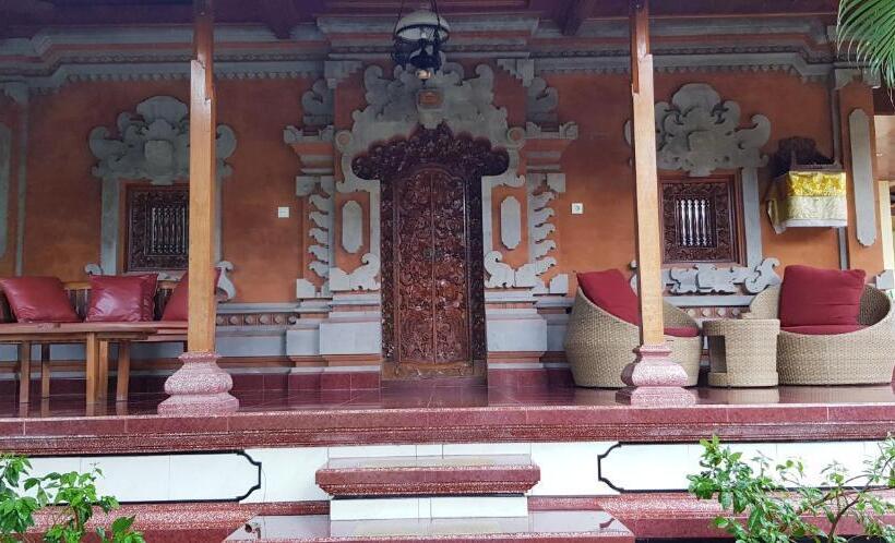 חדר משפחתי, Kusnadi