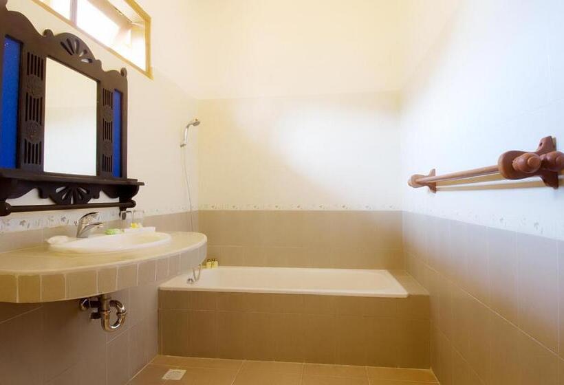 חדר סופריור, Kusnadi