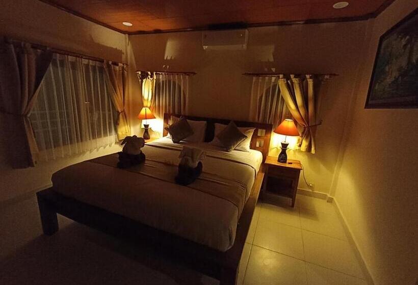 חדר דלוקס נוף בריכה, Kusnadi