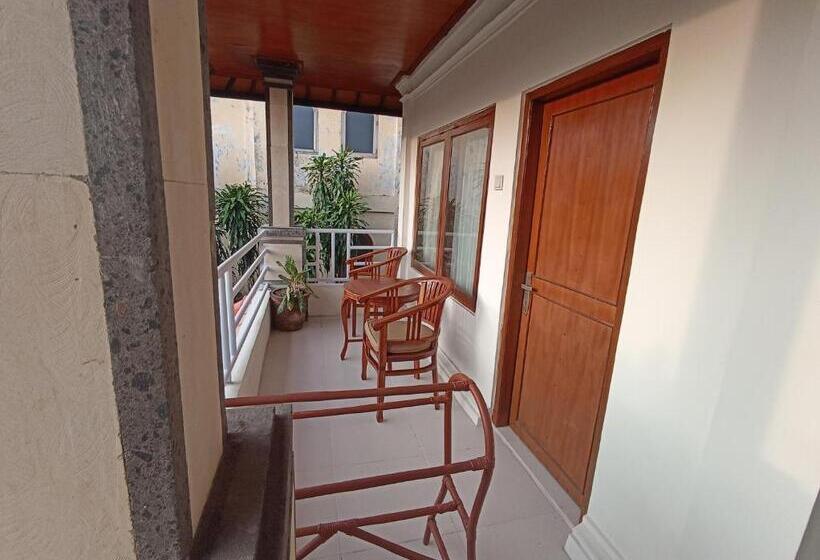 חדר דלוקס נוף בריכה, Kusnadi