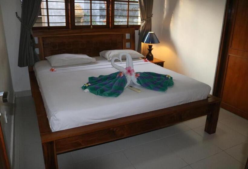 חדר משפחתי, Kusnadi