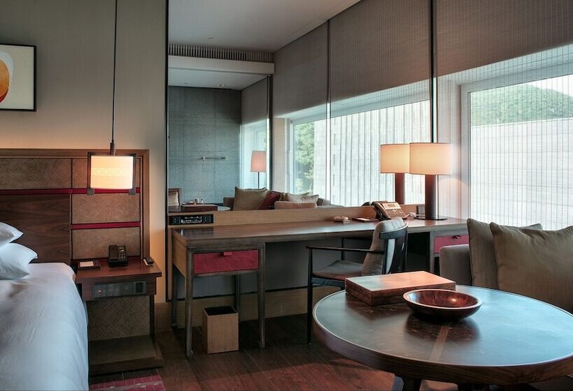Номер Стандарт Вид на Море, Park Hyatt Sanya Sunny Bay Resort