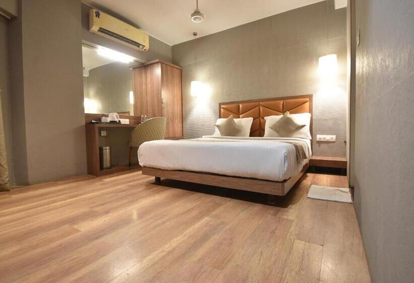 Номер Deluxe Кровать Кинг, The Aarya A Smart Business