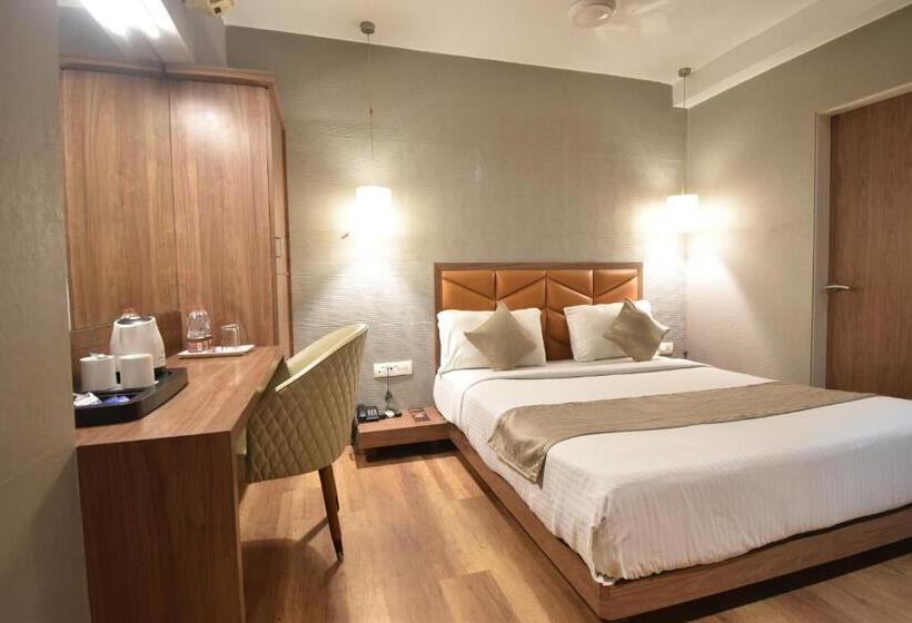 Номер Deluxe Кровать Кинг, The Aarya A Smart Business